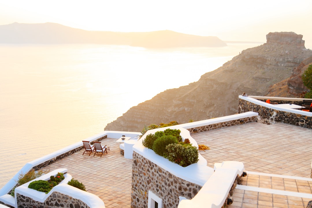 Seizoensgebonden wanddecoratie: kies Santorini-stijl voor een mediterrane herfstcruise