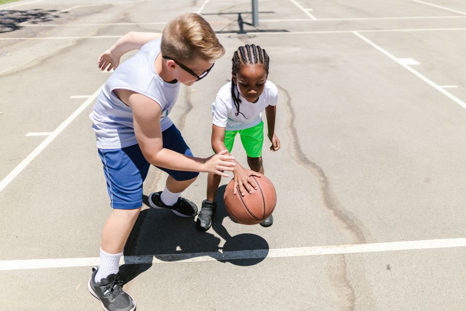 Basketbal behang: de sportieve touch voor een energieke kinderkamer